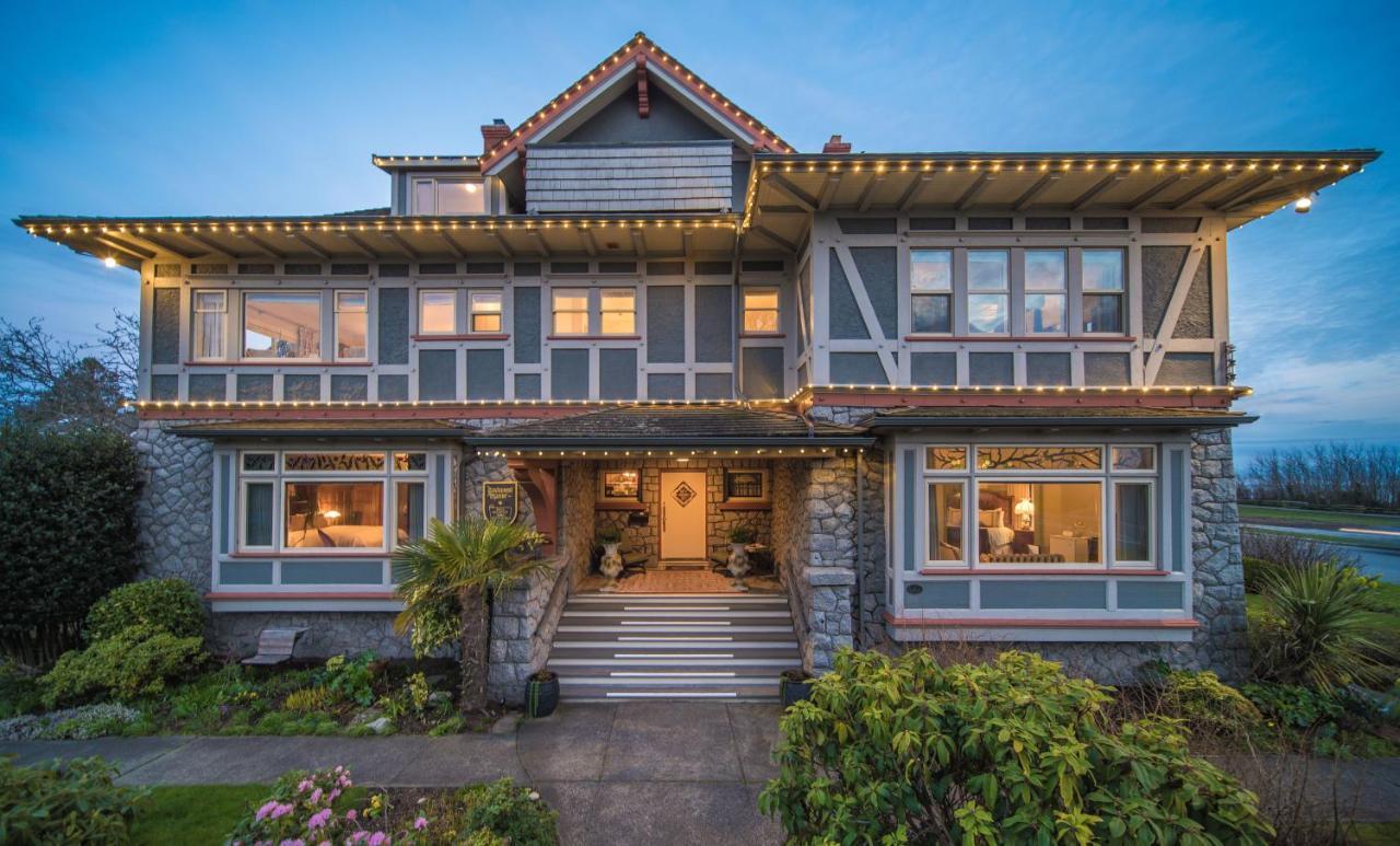 Dashwood Manor Seaside Bed & Breakfast วิกตอเรีย ภายนอก รูปภาพ